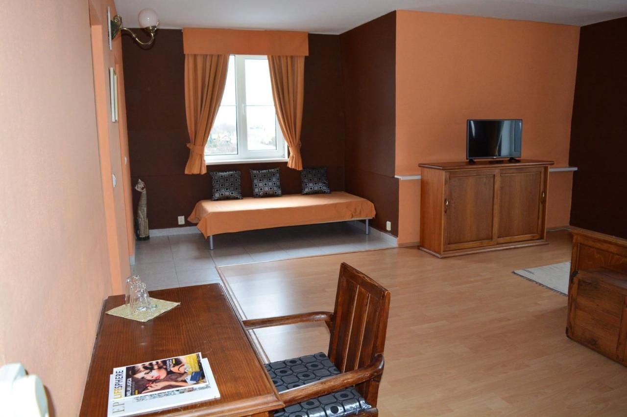 Kastiel Agatka Hotel Chorvatsky Grob Ngoại thất bức ảnh