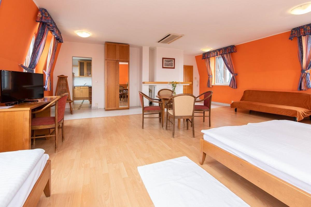 Kastiel Agatka Hotel Chorvatsky Grob Ngoại thất bức ảnh