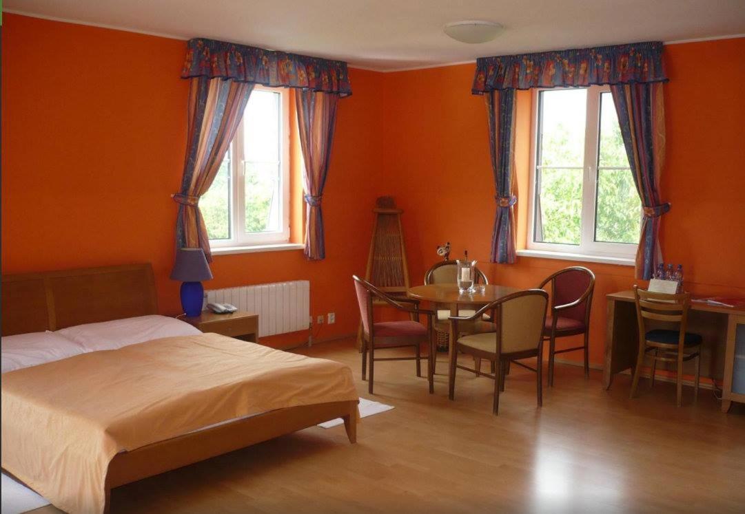 Kastiel Agatka Hotel Chorvatsky Grob Ngoại thất bức ảnh